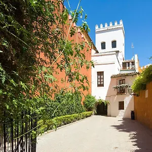 Holi-rent Historic House Next To The Alcazar Appartement